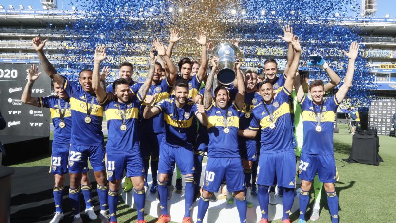 Boca recibió el trofeo de la última Superliga