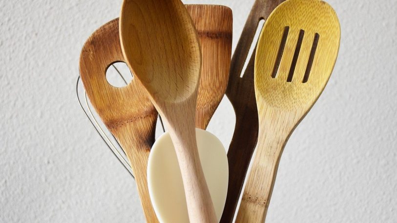 El truco infalible para limpiar las cucharas de madera