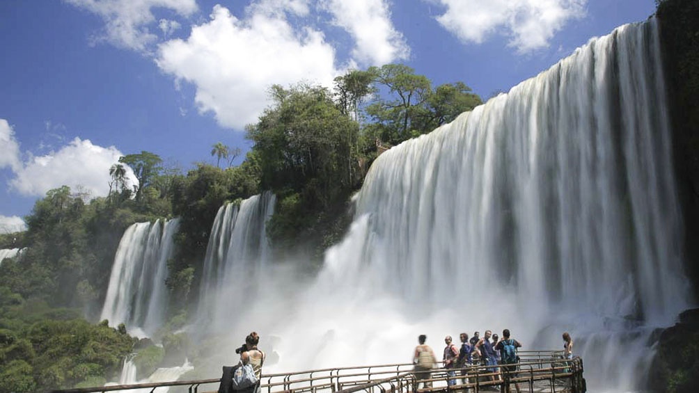 En la semana de la juventud, Cataratas del Iguazú recibió casi 4 mil turistas