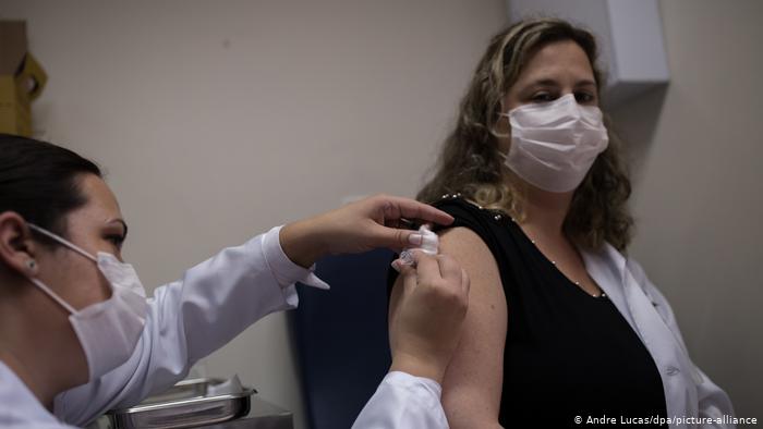 “Incidente grave” obliga a Brasil a suspender ensayos de vacuna china