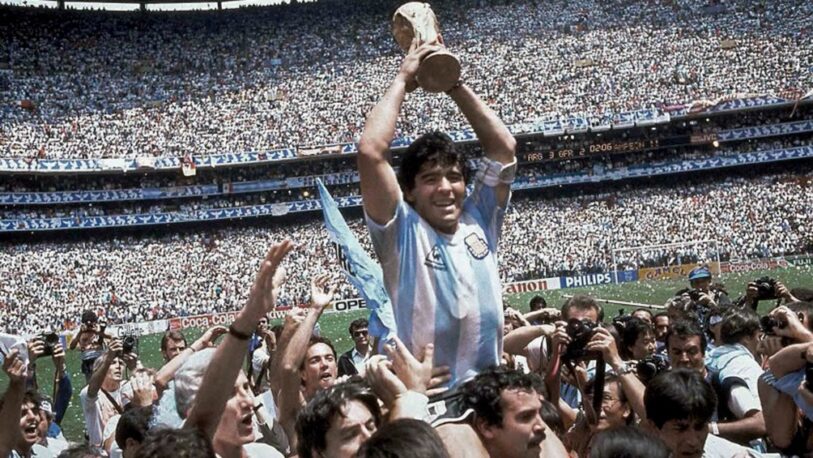 Maradona fue homenajeado en los premios The Best