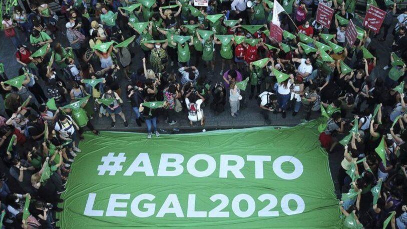 El Senado convirtió en ley la legalización del aborto