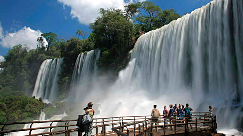 Por riesgo epidemiológico, cierran las Cataratas del Iguazú