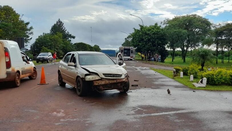 Violento choque en el acceso a Campo Ramón