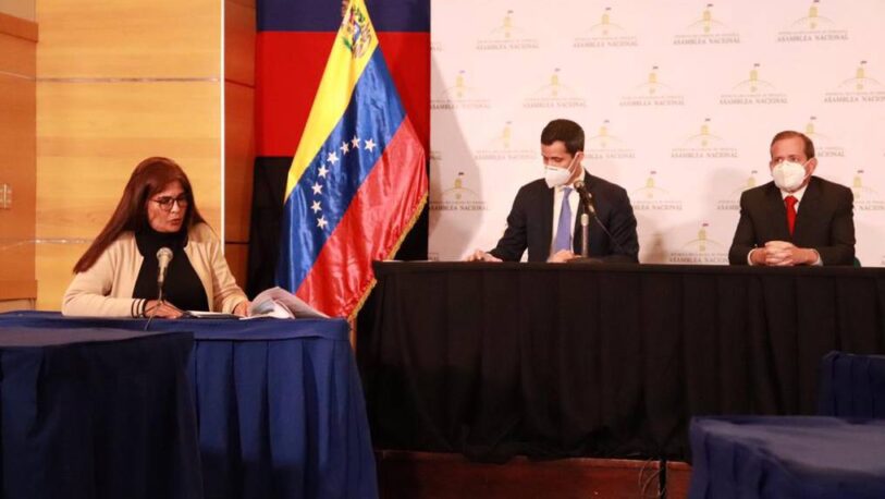 Venezuela: chavistas instalaron nuevo parlamento y la oposición sesionó en paralelo