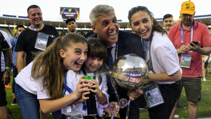 El emocionante festejo de Hernán Crespo con sus hijas tras ganar la Copa Sudamericana