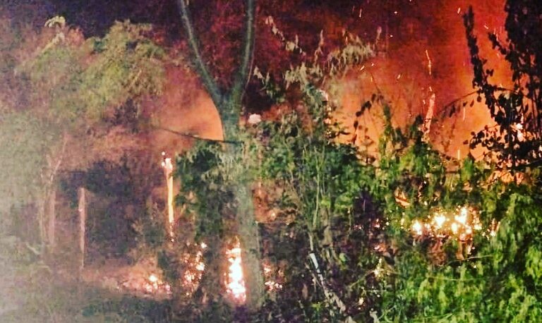 Una vivienda fue consumida por las llamas en Arroyo del Medio