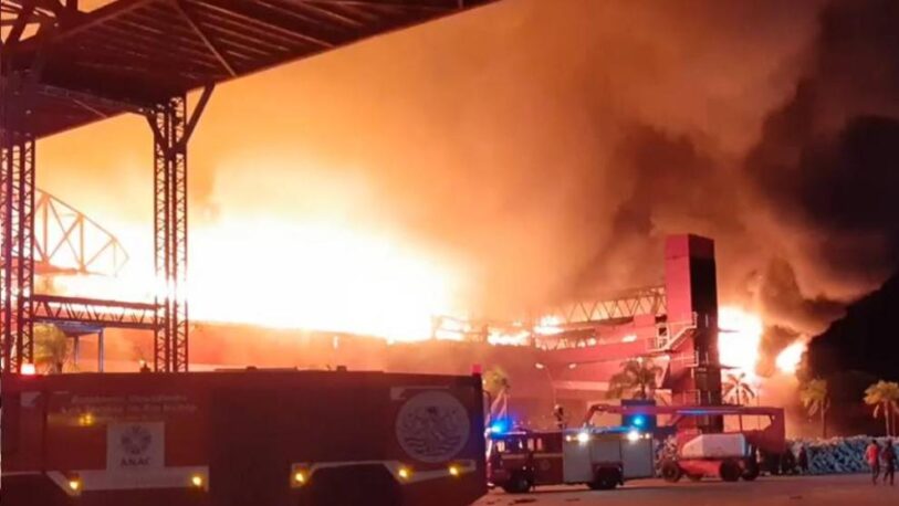 Un feroz incendio destruyó parte del autódromo de Termas de Río Hondo