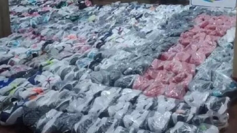 Puerto Iguazú: confiscaron más de 350 pares de zapatillas de contrabando