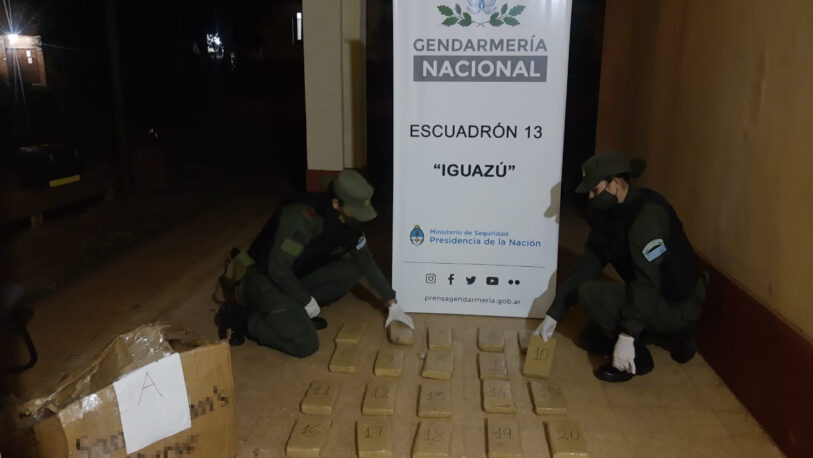 Iguazú: narcos abandonan paquetes de marihuana y cocaína