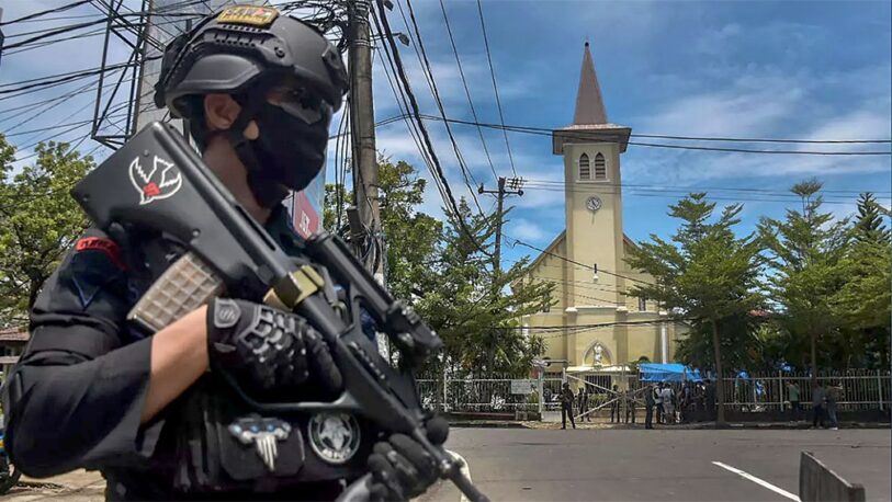 Indonesia: ataque suicida contra una catedral dejó 14 heridos