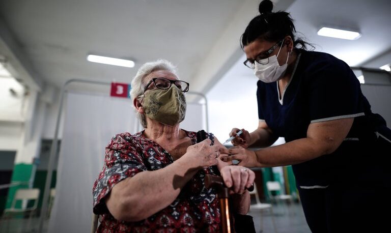 El 88% de los argentinos mayores de 60 años aún no recibieron su vacuna