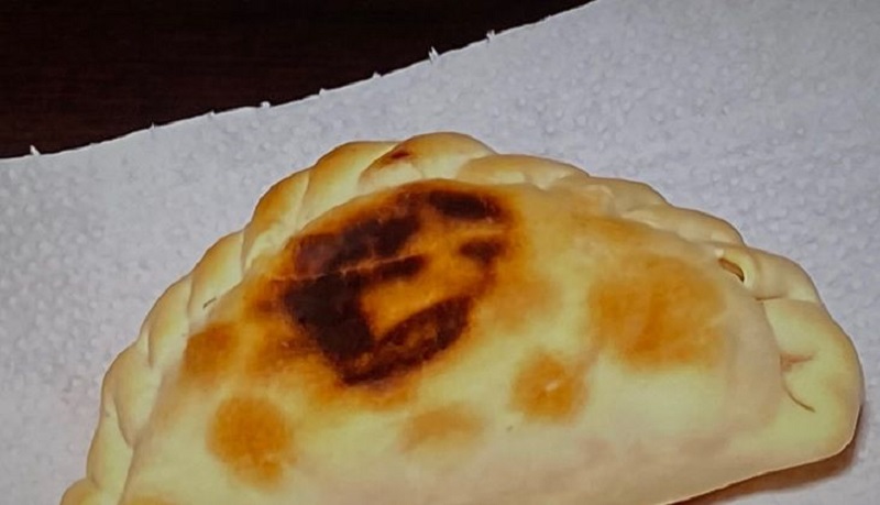 Una familia asegura que apareció el rostro de Jesús en una empanada