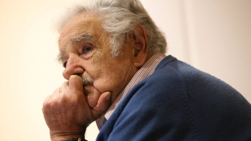 Operaron de urgencia a Pepe Mujica por una espina clavada en el esófago