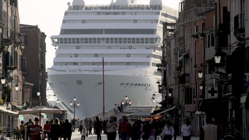 Italia quiere evitar el ingreso de cruceros al centro de Venecia