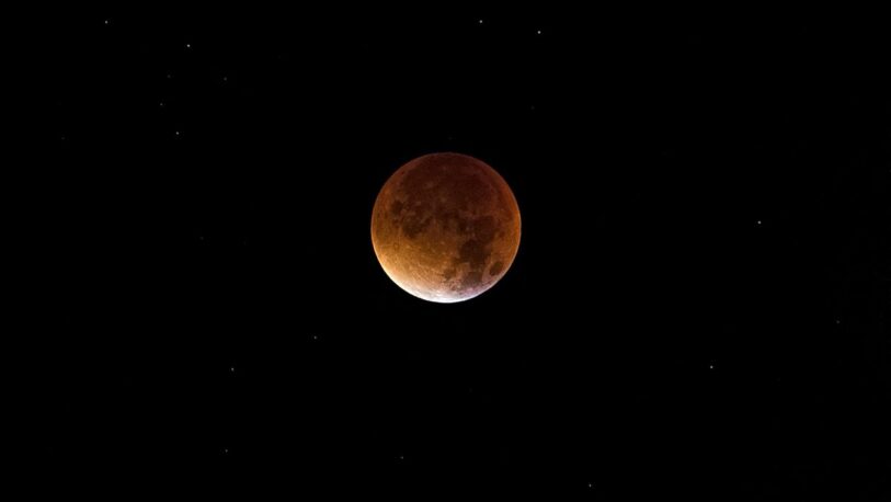 Eclipse de Luna llena en Sagitario del 26 de mayo: cómo influirá en cada signo