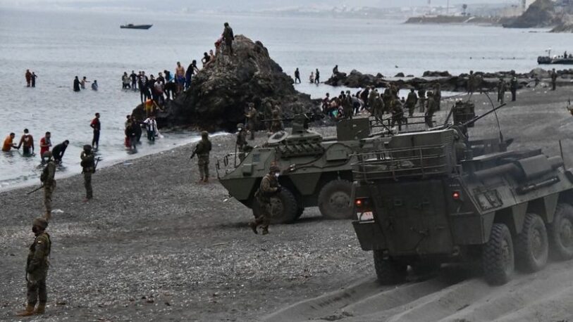 España despliega tanques del Ejército tras la entrada de más de 6 mil migrantes