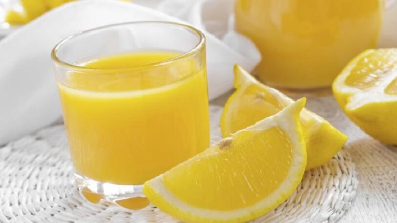 Cuáles son los beneficios de consumir jugo de limón