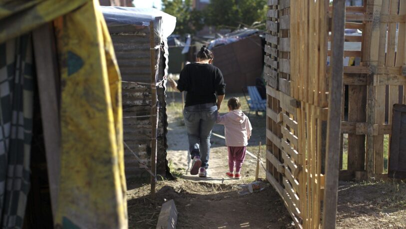 La mitad de las familias argentinas vive con menos de 60 mil pesos por mes