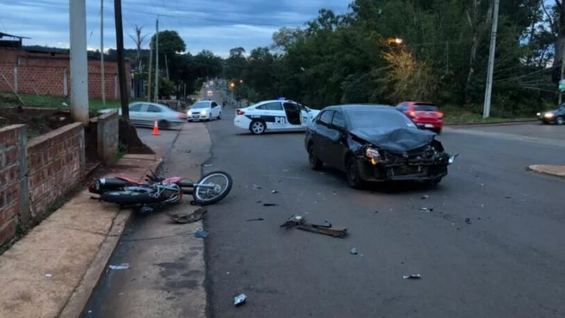 Posadas: choque entre una moto y un vehículo dejó un herido
