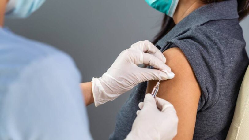 Por el aumento de casos de gripe se adelantó la campaña de vacunación: cuándo comenzará