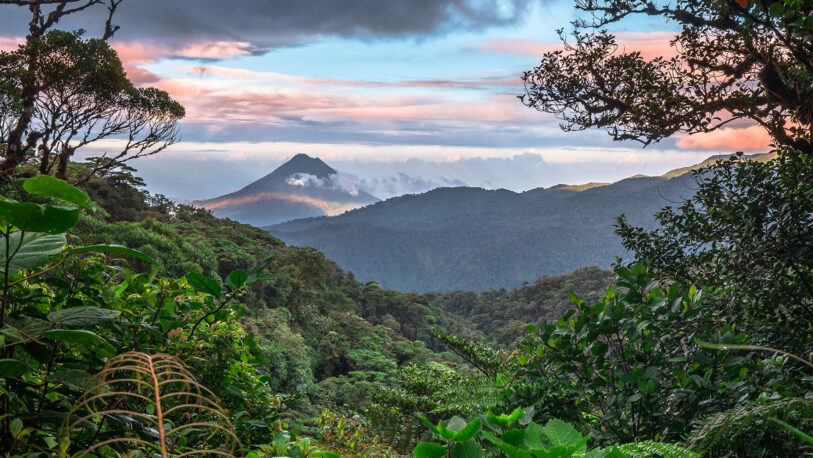 Costa Rica quiere prohibir la explotación petrolera y ser líder en materia ambiental