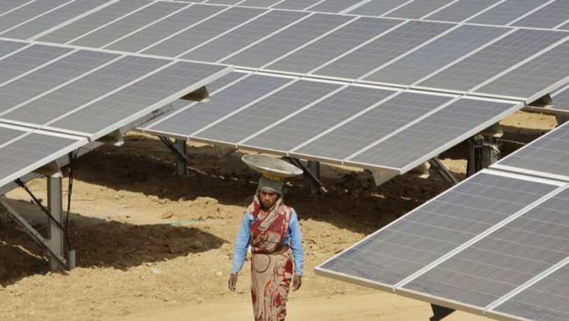 Pronostican que la India tendrá un boom de inversiones en energías renovables