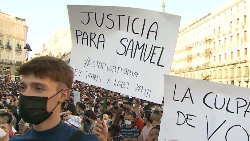 Un brutal crimen homofóbico conmociona a España