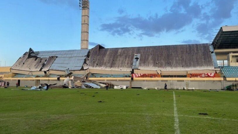 Se derrumbó una tribuna en pleno partido de fútbol en Brasil