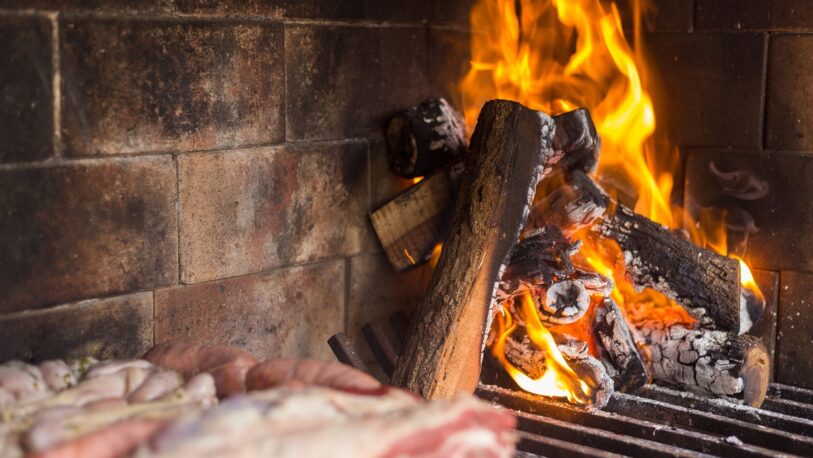Cinco formas de prender el fuego para el asado