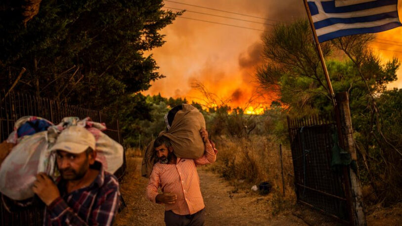 Grecia se mantiene en alerta debido al avance de los incendios