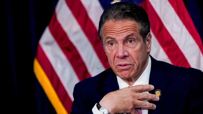 Renunció el gobernador de Nueva York denunciado por acoso sexual