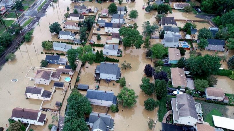 Inundaciones en EEUU deja al menos 21 muertos y decenas de desaparecidos