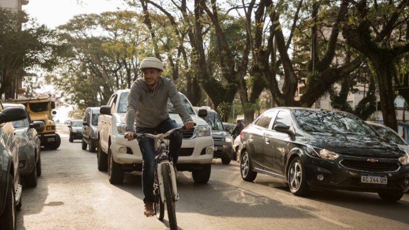 Pedro Puerta en Oberá: Recorrió la ciudad en bicicleta