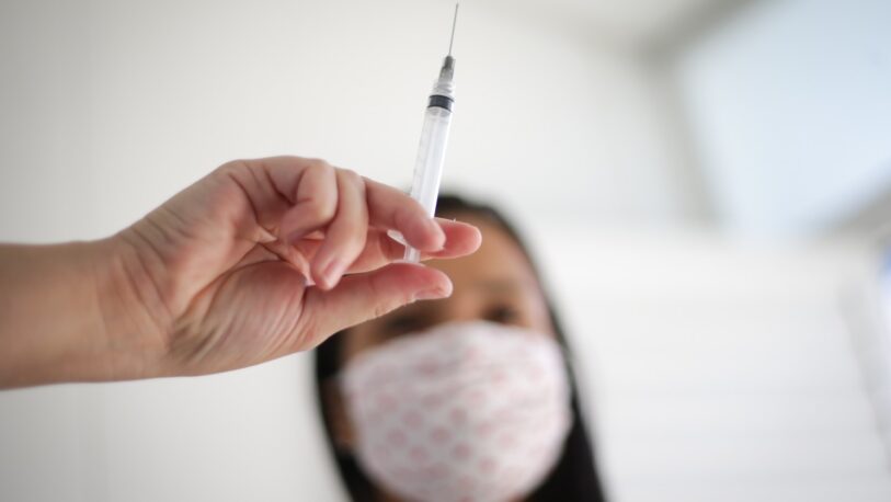 Misiones: aplican la tercera dosis de la vacuna contra el Covid-19 a demanda