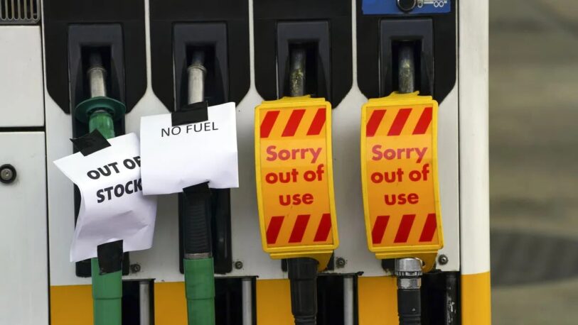 Reino Unido enfrenta una fuerte crisis por escasez de combustible