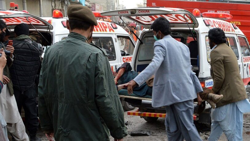Al menos cuatro agentes murieron en un atentado suicida de los talibanes en Pakistán