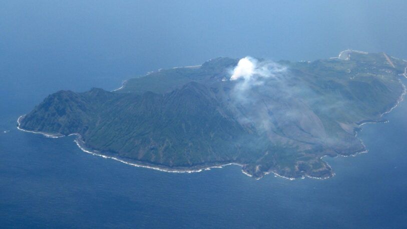 Japón: Entra en erupción uno de los volcanes más activos del mundo