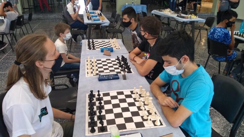 Con récord de participantes, volvió el ajedrez de los inmigrantes
