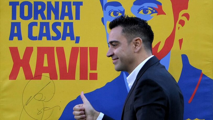 Ante 10 mil fanáticos, Xavi fue presentado como nuevo DT del Barcelona