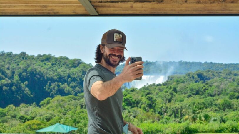 Álvaro Morte, el actor de “La Casa de Papel” estuvo en las Cataratas del Iguazú