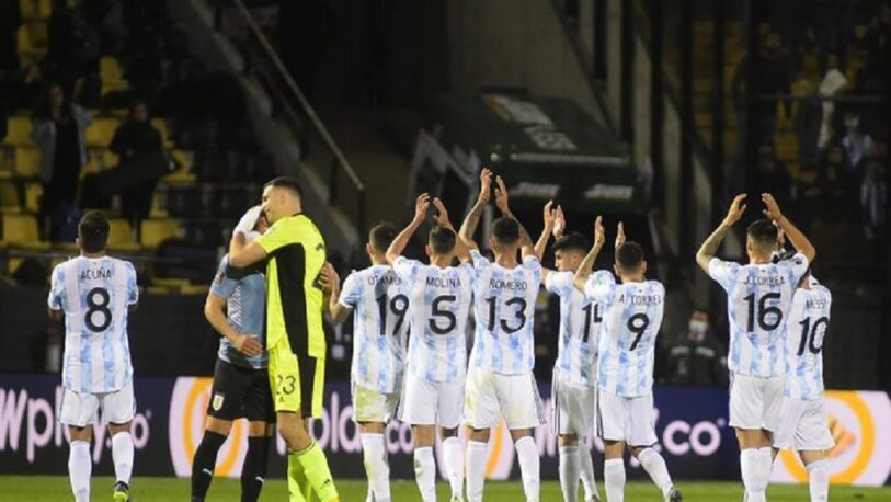 Argentina derrotó a Uruguay en Montevideo y espera por Brasil