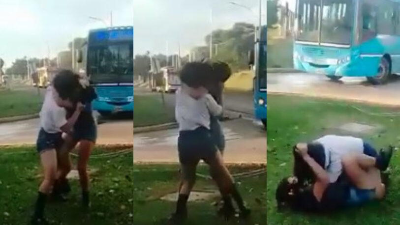 Brutal pelea entre dos adolescentes a metros de la Terminal UNAM