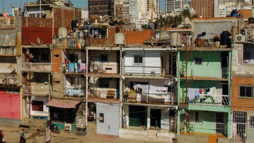 Más de un millón de personas viven en hacinamiento crítico en la Argentina
