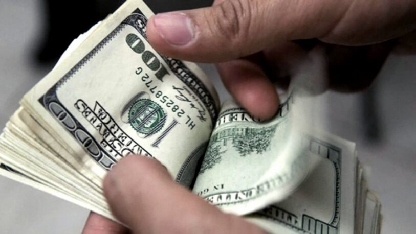El dólar blue cerró la semana a $295 y el BCRA compró reservas por tercer día consecutivo