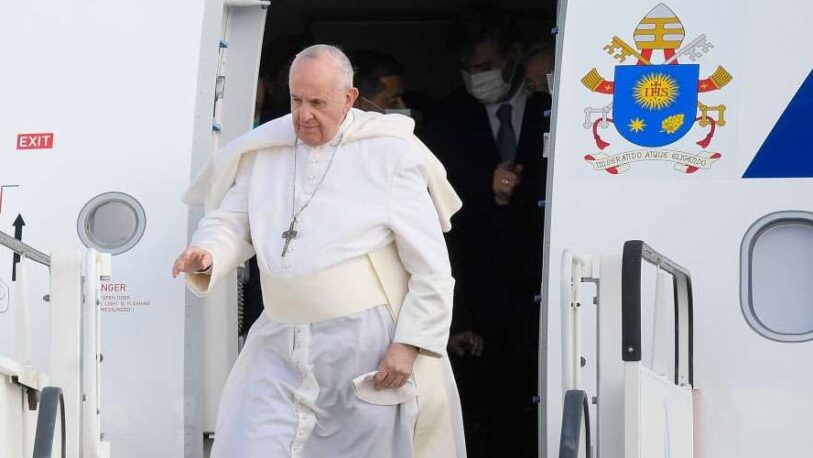 El papa Francisco llegó a Grecia para una visita de dos días