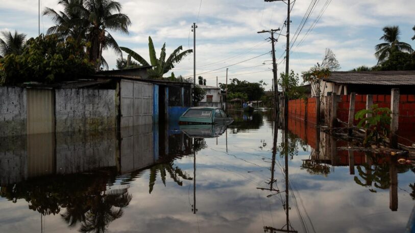 Brasil: Bolsonaro rechazó la ayuda de Argentina por las inundaciones