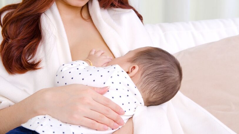 Las mujeres vacunadas transmiten anticuerpos a los bebés amamantados