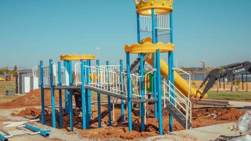 Posadas: instalan juegos infantiles en la Playa Costa Sur