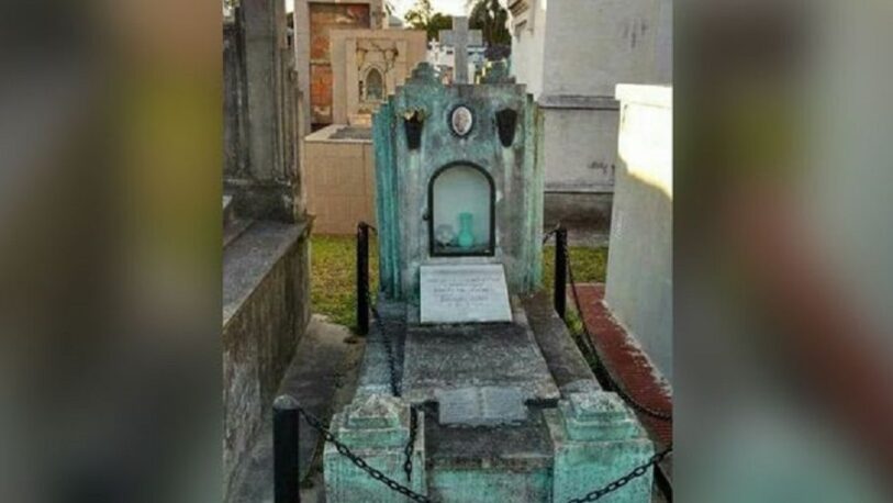 Corrientes: una lápida en el cementerio se hizo viral por su inusual inscripción